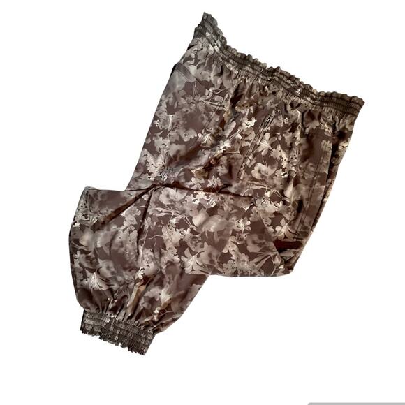 Athleta Jogger Size 22 Savannah Floral Gray NWOT - Picture 13 of 13